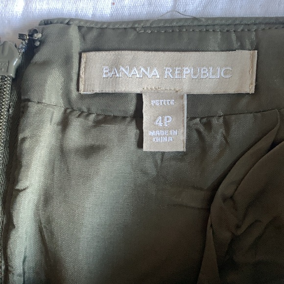 Banana Republic 4P sequin skirt - Picture 3 of 5
